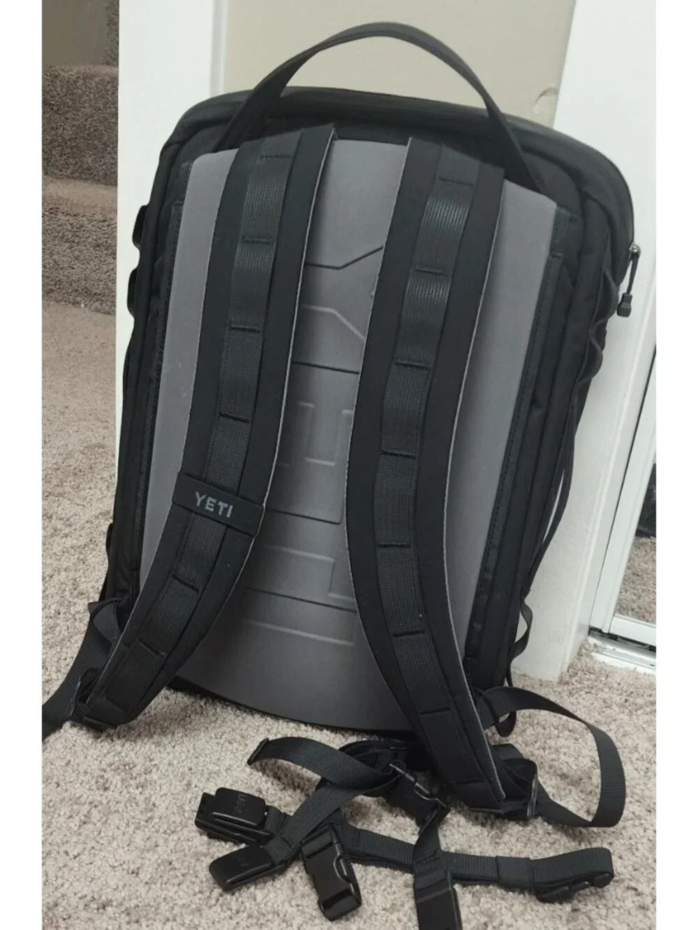 NWOT YETI Crossroads Backpack Black 22L